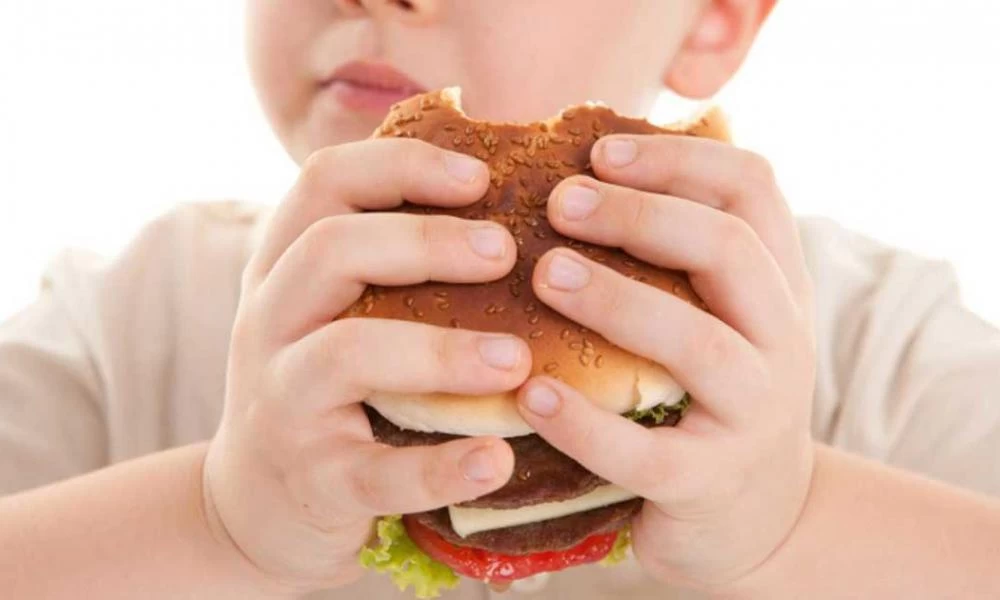 Παιδική παχυσαρκία: Πώς σχετίζεται η με τον κορονοϊό;